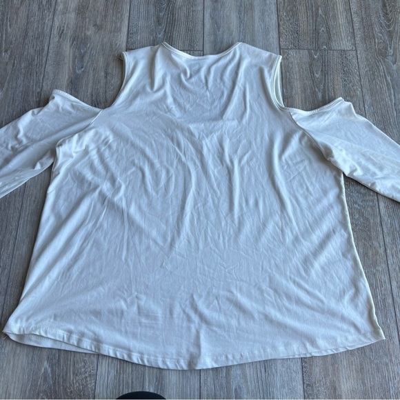 Rue21 + Plus Size 2X Ivory Cold Shoulder Cutout Top - Picture 2 of 5